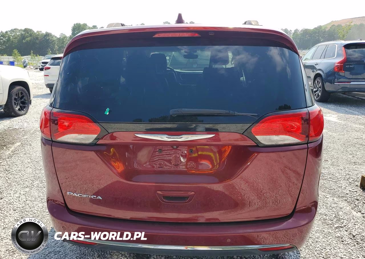 2017 Chrysler Pacifica Touring L Plus VIN:2C4RC1EG1HR538721 - 6