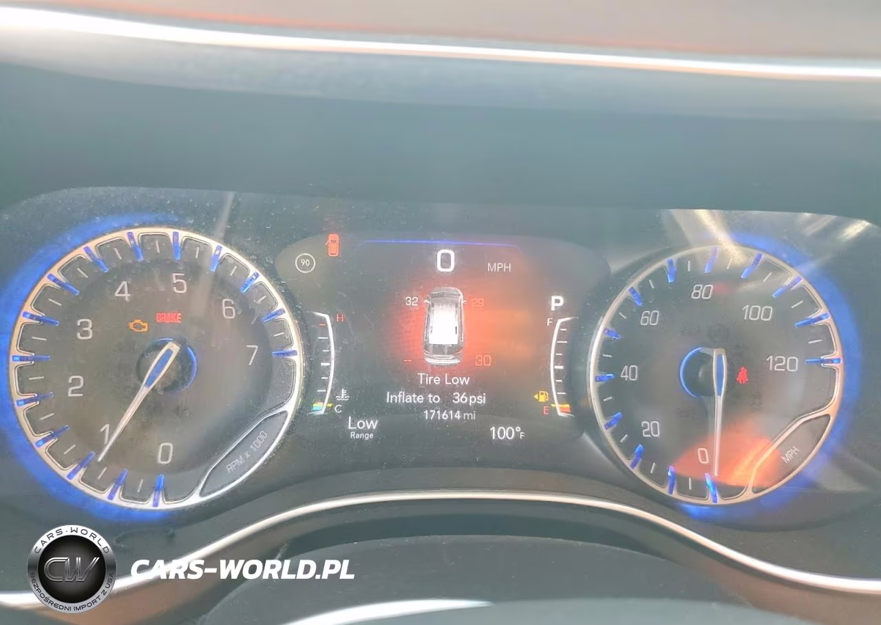 2017 Chrysler Pacifica Touring L Plus VIN:2C4RC1EG1HR538721 - 9