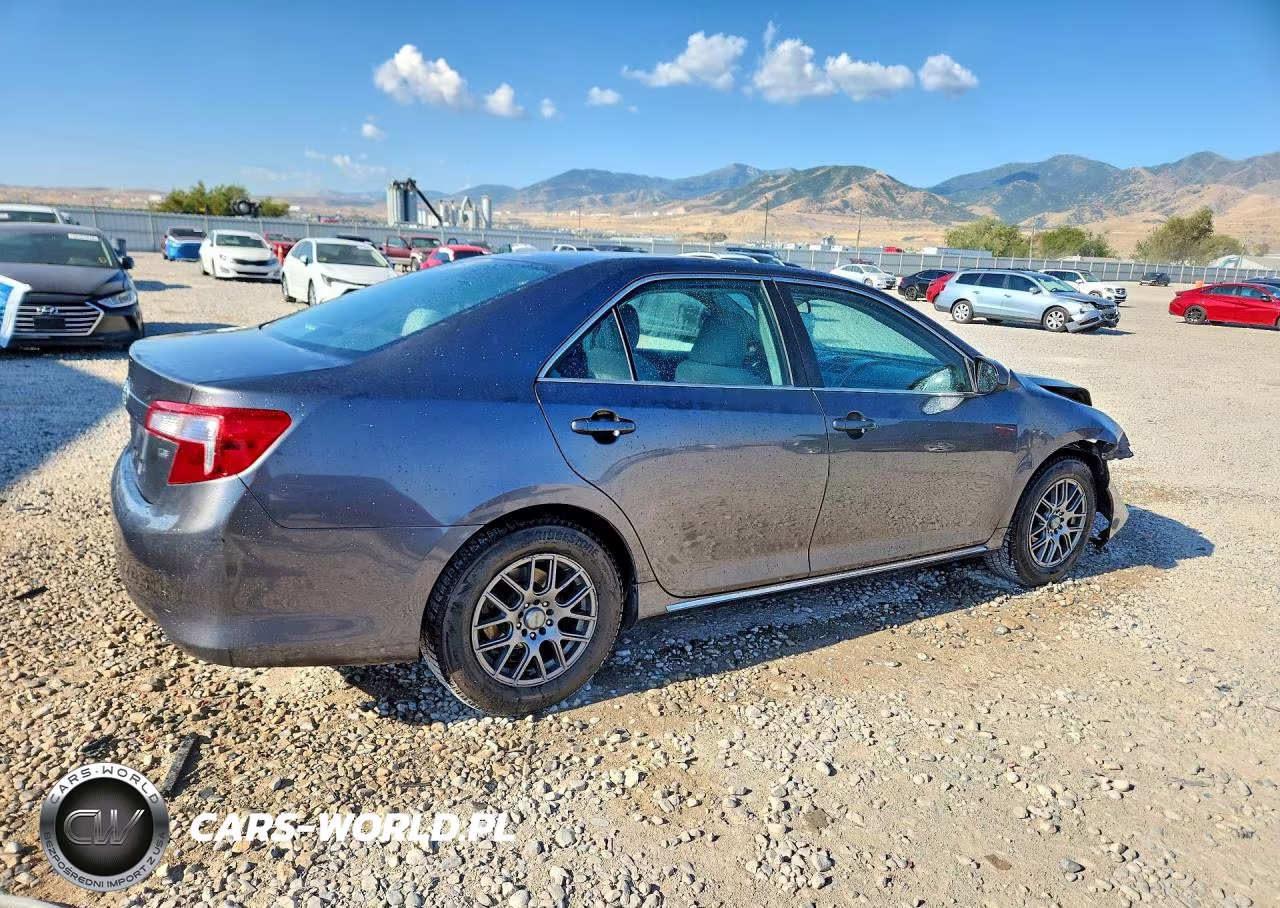 2013 Toyota Camry Le VIN:4T4BF1FK1DR274703 - 3