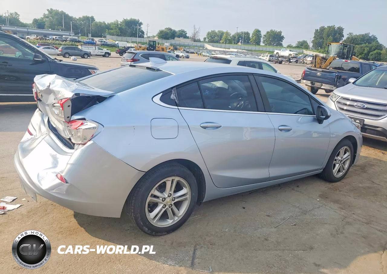 2017 Chevrolet Cruze Lt VIN:1G1BE5SM3H7163633 - 3