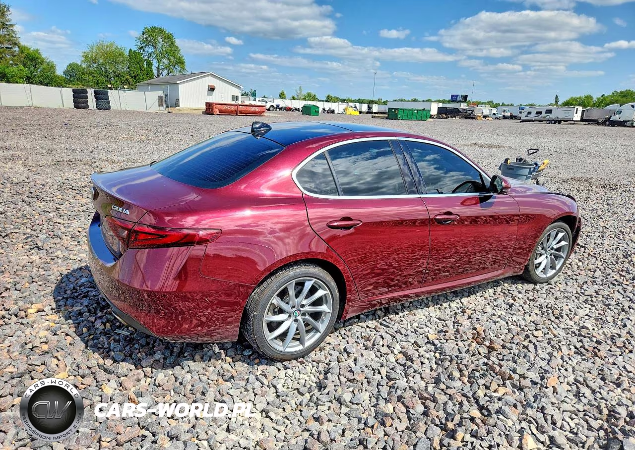 2017 Alfa Romeo Giulia Q4 VIN:ZARFAEDN1H7561231 - 3