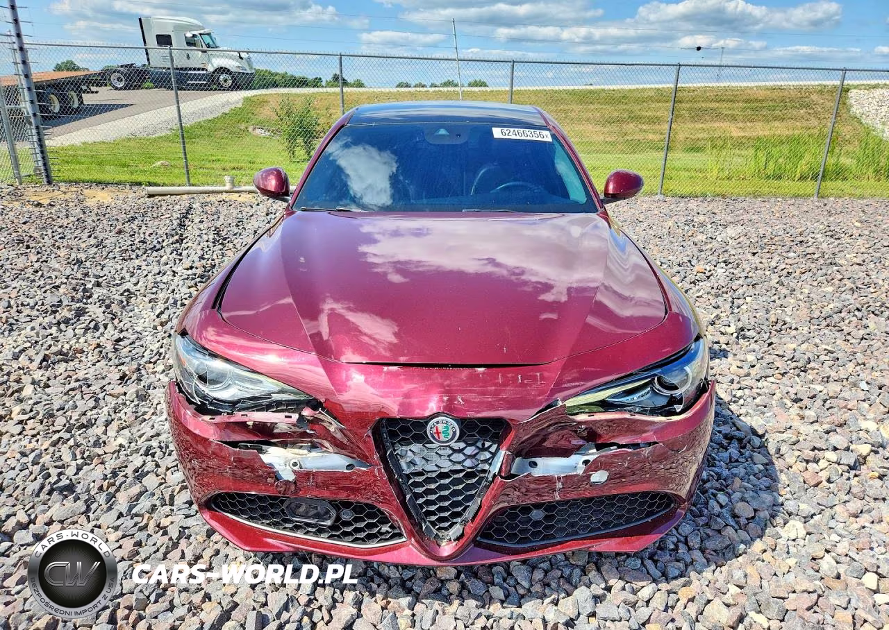 2017 Alfa Romeo Giulia Q4 VIN:ZARFAEDN1H7561231 - 5