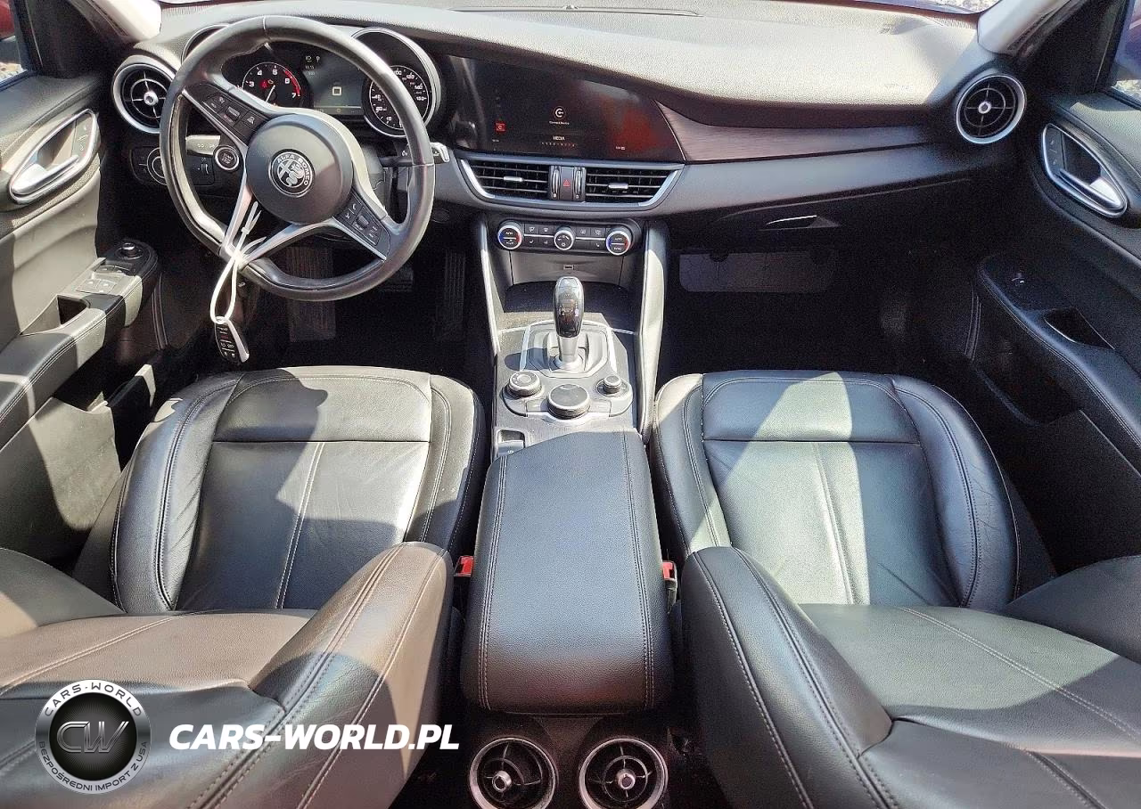 2017 Alfa Romeo Giulia Q4 VIN:ZARFAEDN1H7561231 - 8