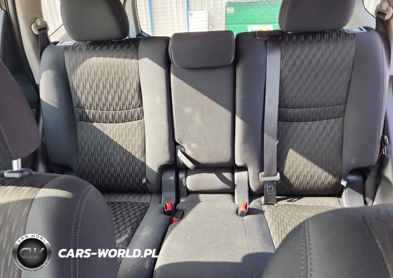 2018 Nissan Rogue S VIN:5N1AT2MV1JC742139 - 10