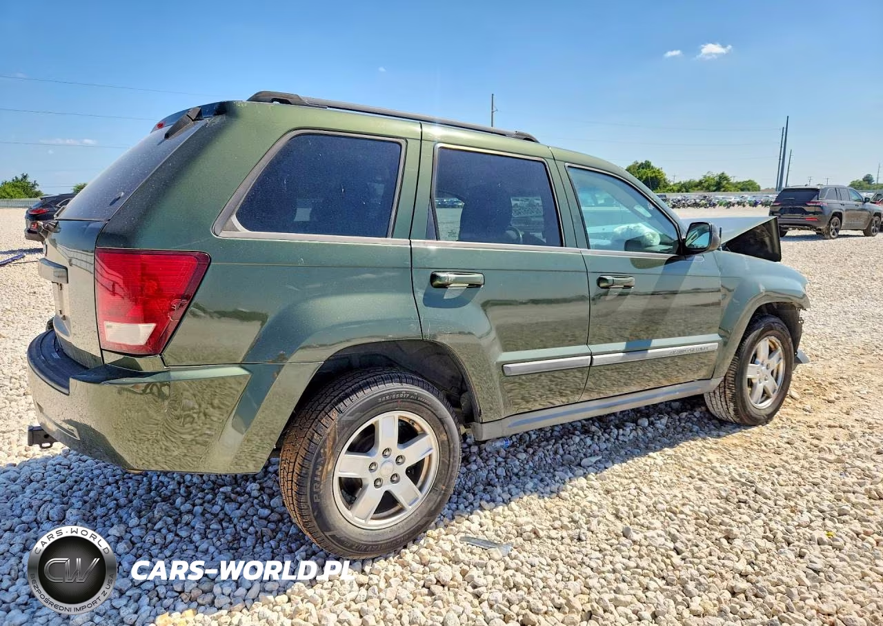 2007 Jeep Grand Cherokee Laredo VIN:1J8GR48K47C563975 - 3