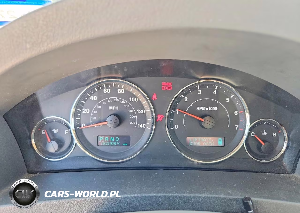 2007 Jeep Grand Cherokee Laredo VIN:1J8GR48K47C563975 - 9