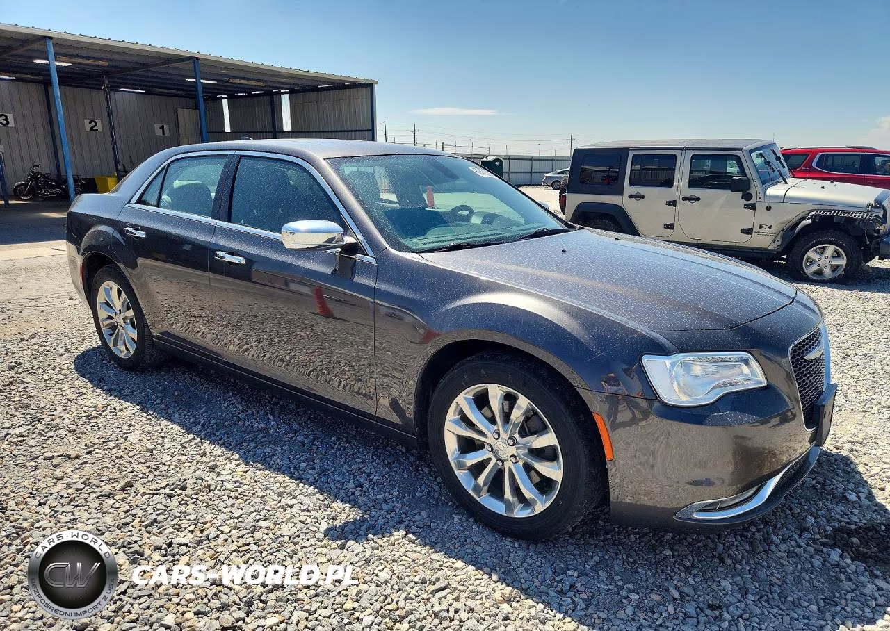 2019 Chrysler 300 Limited VIN:2C3CCAKG0KH560298 - 4