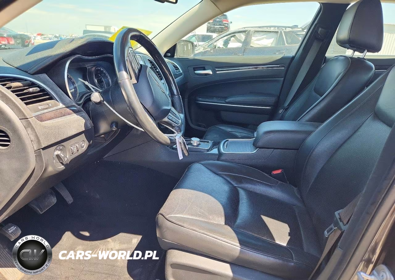 2019 Chrysler 300 Limited VIN:2C3CCAKG0KH560298 - 7