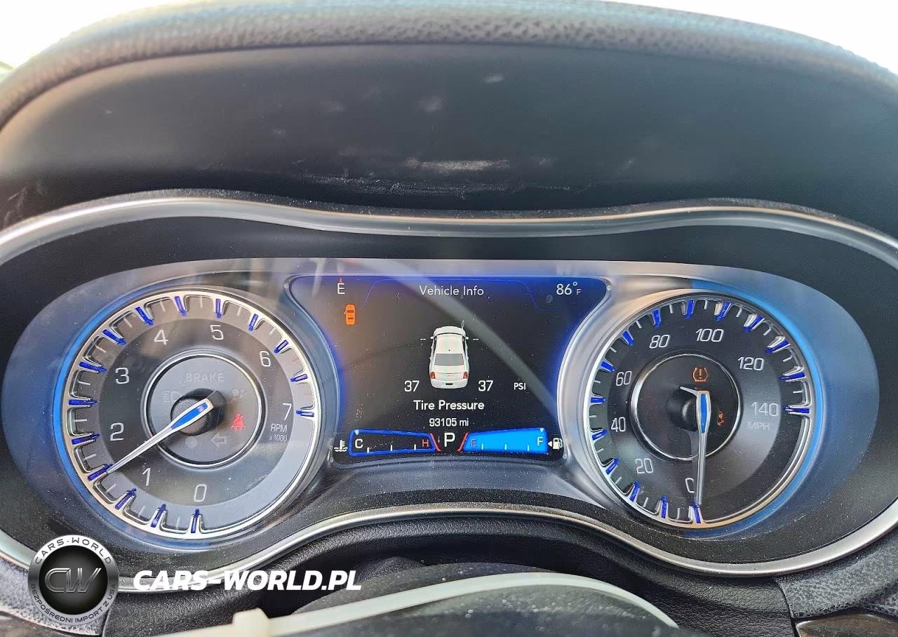 2019 Chrysler 300 Limited VIN:2C3CCAKG0KH560298 - 9