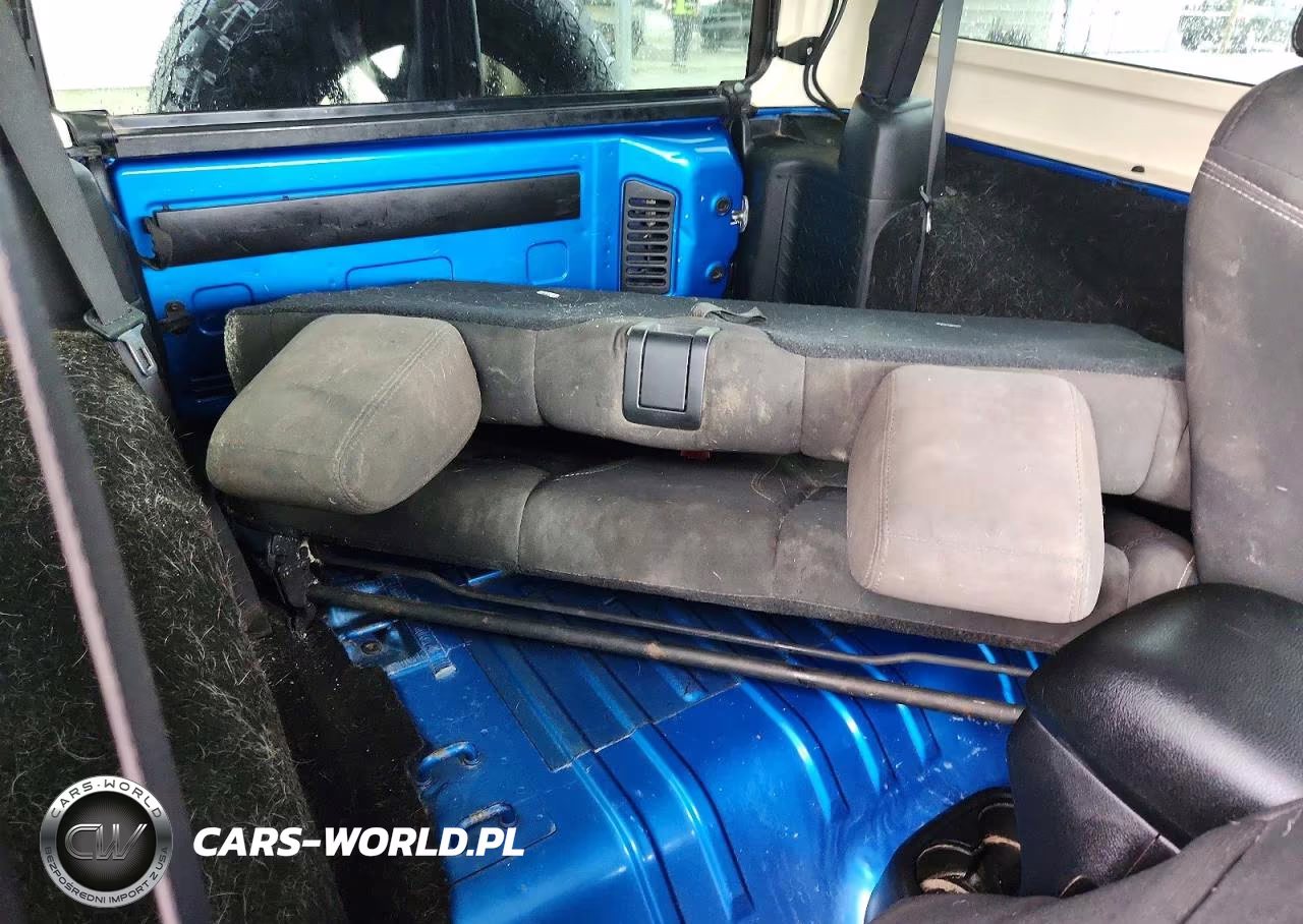 2016 Jeep Wrangler Rubicon VIN:1C4BJWCG0GL104451 - 11