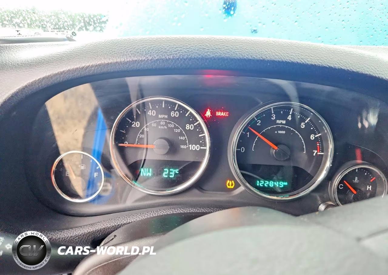 2016 Jeep Wrangler Rubicon VIN:1C4BJWCG0GL104451 - 9