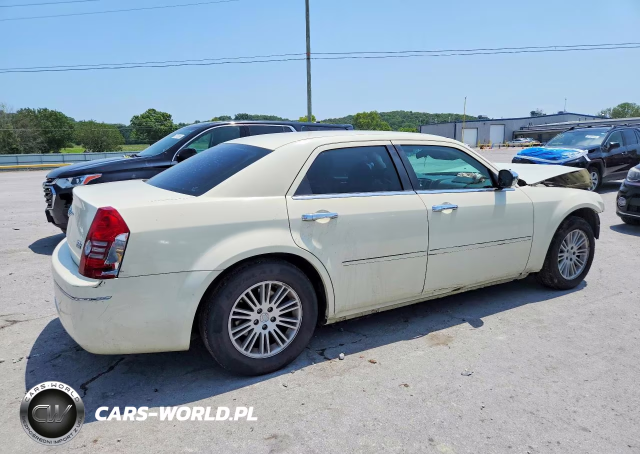 2010 Chrysler 300 Touring VIN:2C3CA4CD9AH173842 - 3