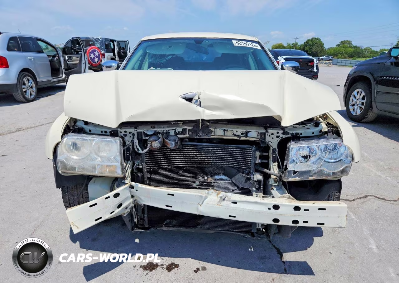 2010 Chrysler 300 Touring VIN:2C3CA4CD9AH173842 - 5