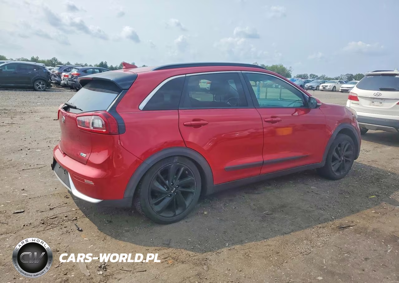 2019 Kia Niro S Touring VIN:KNDCC3LC6K5237996 - 3