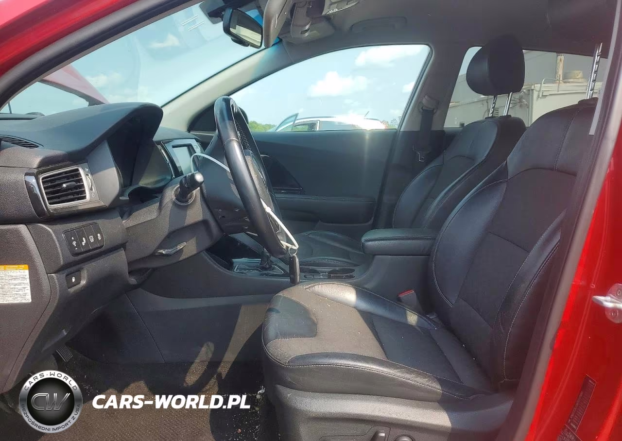 2019 Kia Niro S Touring VIN:KNDCC3LC6K5237996 - 7