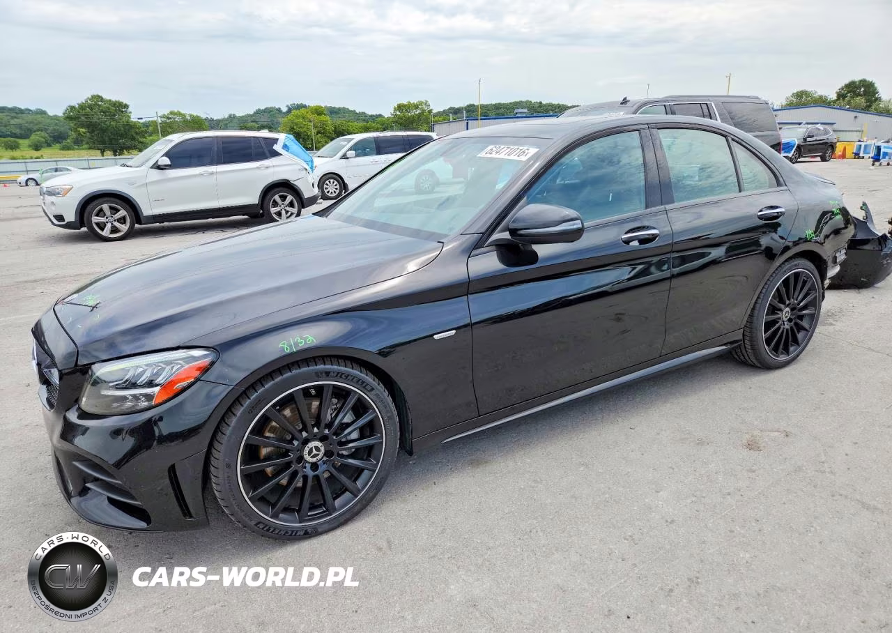 2021 Mercedes-Benz C 300 – zdjęcie 1 z 13
