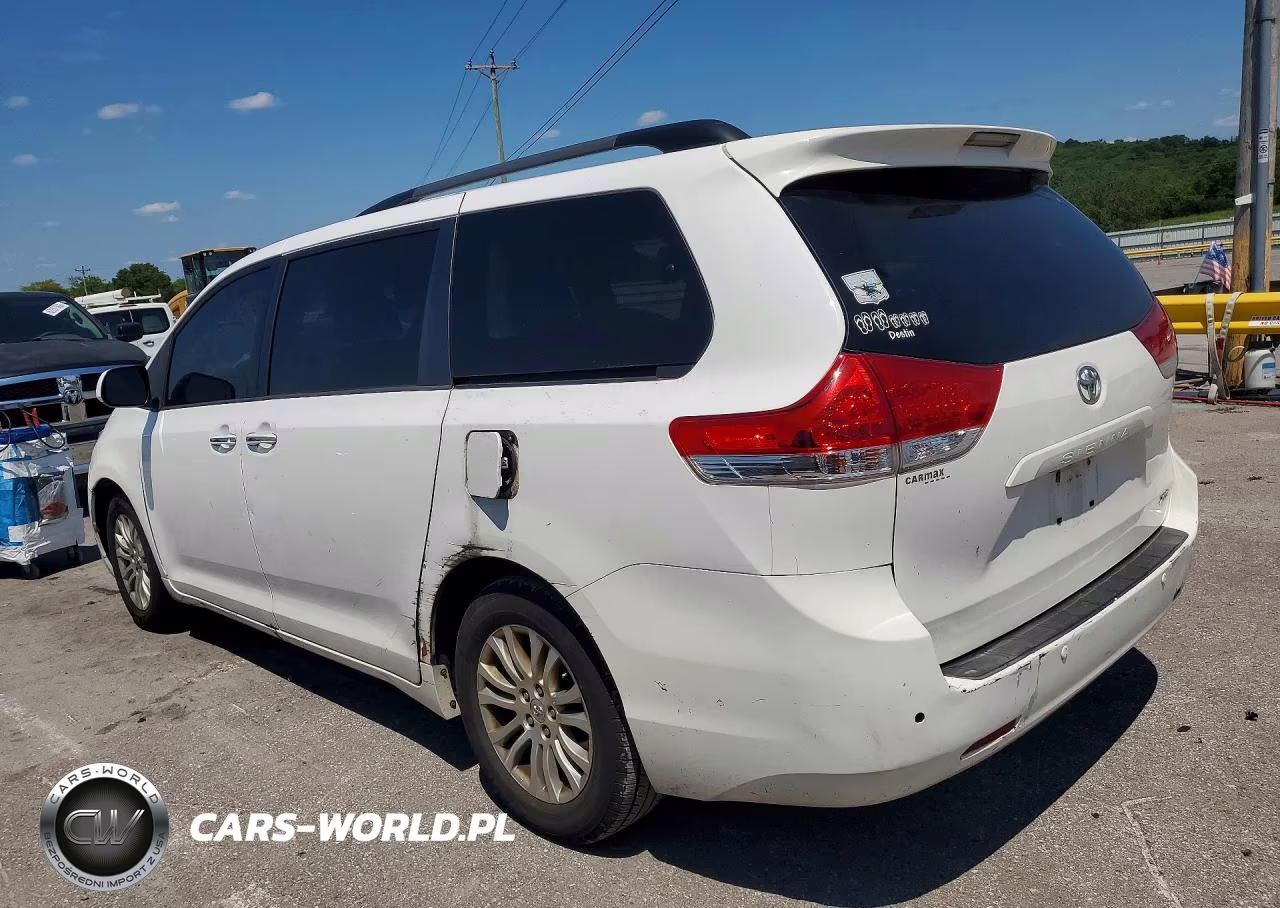 2013 Toyota Sienna Xle 8-Passenger VIN:5TDYK3DC7DS320616 - 2