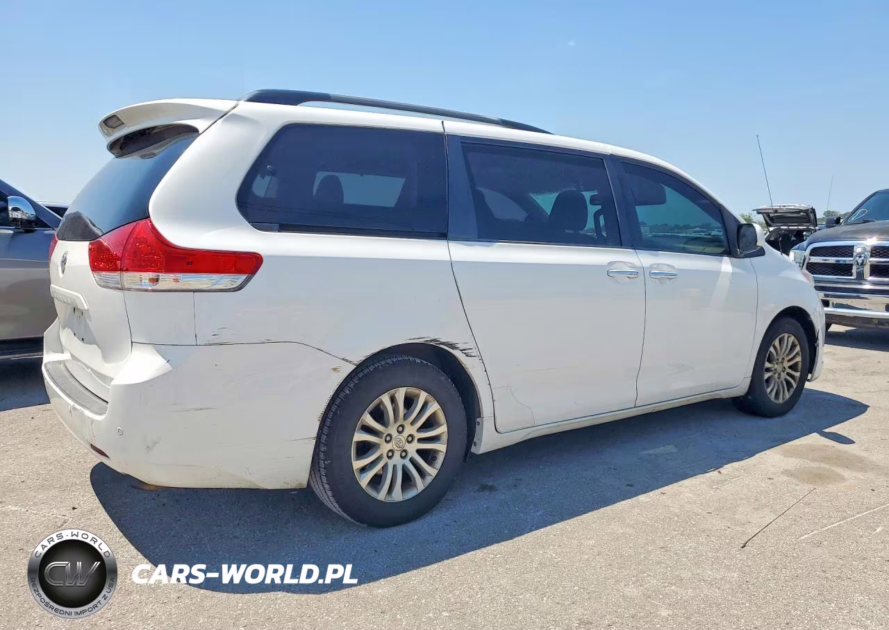 2013 Toyota Sienna Xle 8-Passenger VIN:5TDYK3DC7DS320616 - 3