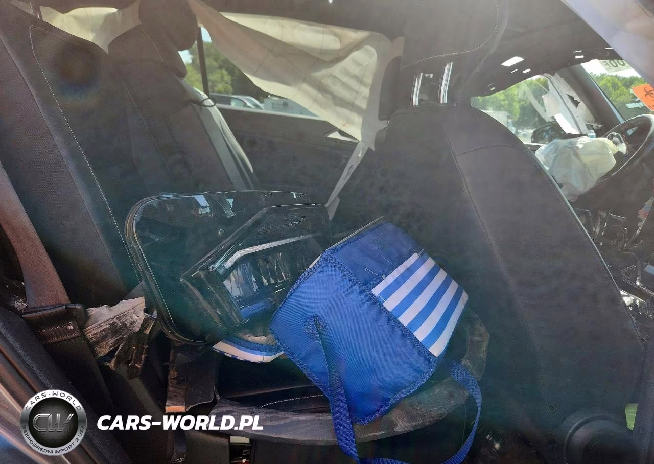 2023 Volkswagen Tiguan Se R-Line Black VIN:3VVCB7AX7PM037079 - 11