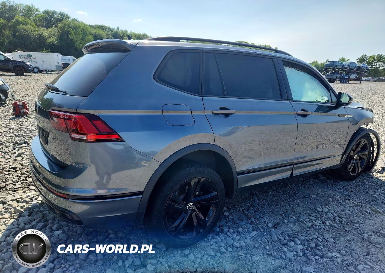 2023 Volkswagen Tiguan Se R-Line Black VIN:3VVCB7AX7PM037079 - 3