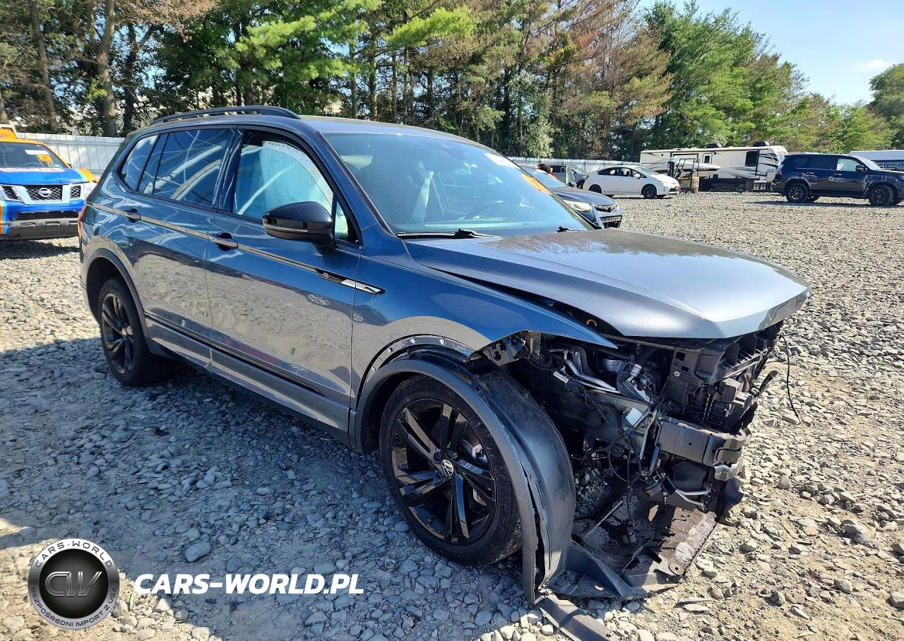 2023 Volkswagen Tiguan Se R-Line Black VIN:3VVCB7AX7PM037079 - 4