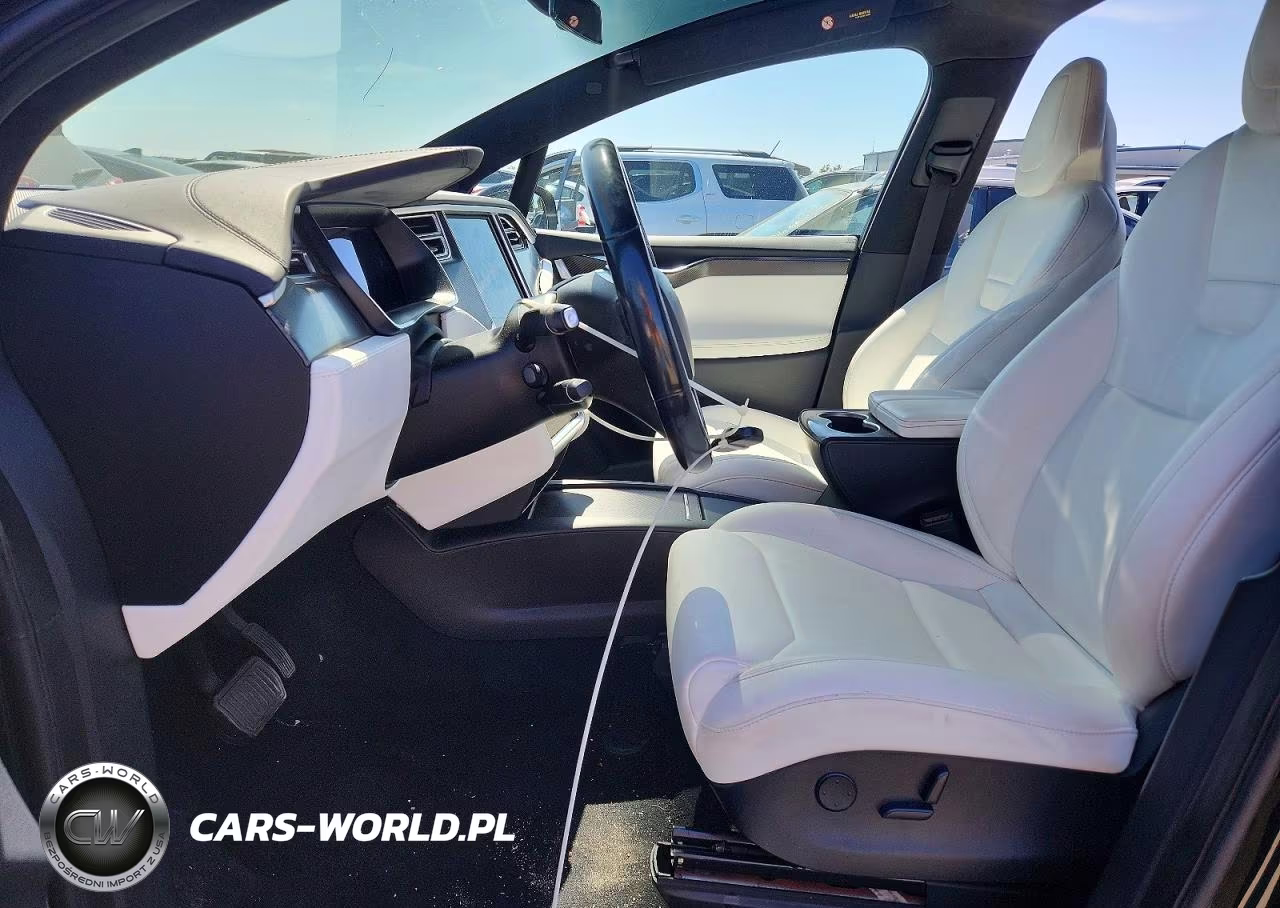 2017 Tesla Model X VIN:5YJXCAE25HF065882 - 7