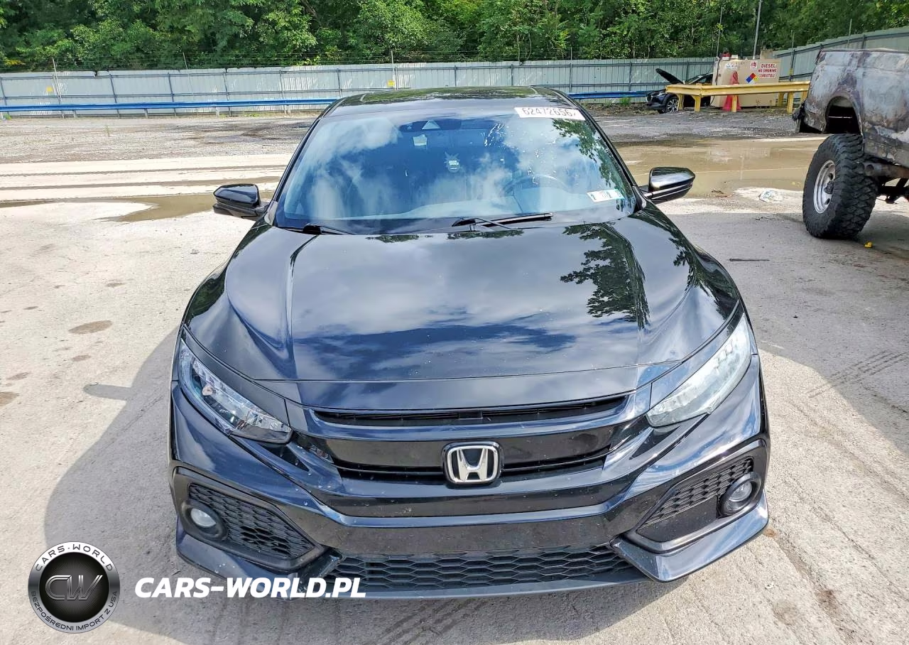 2018 Honda Civic Sport Touring VIN:SHHFK7H98JU407937 - 5
