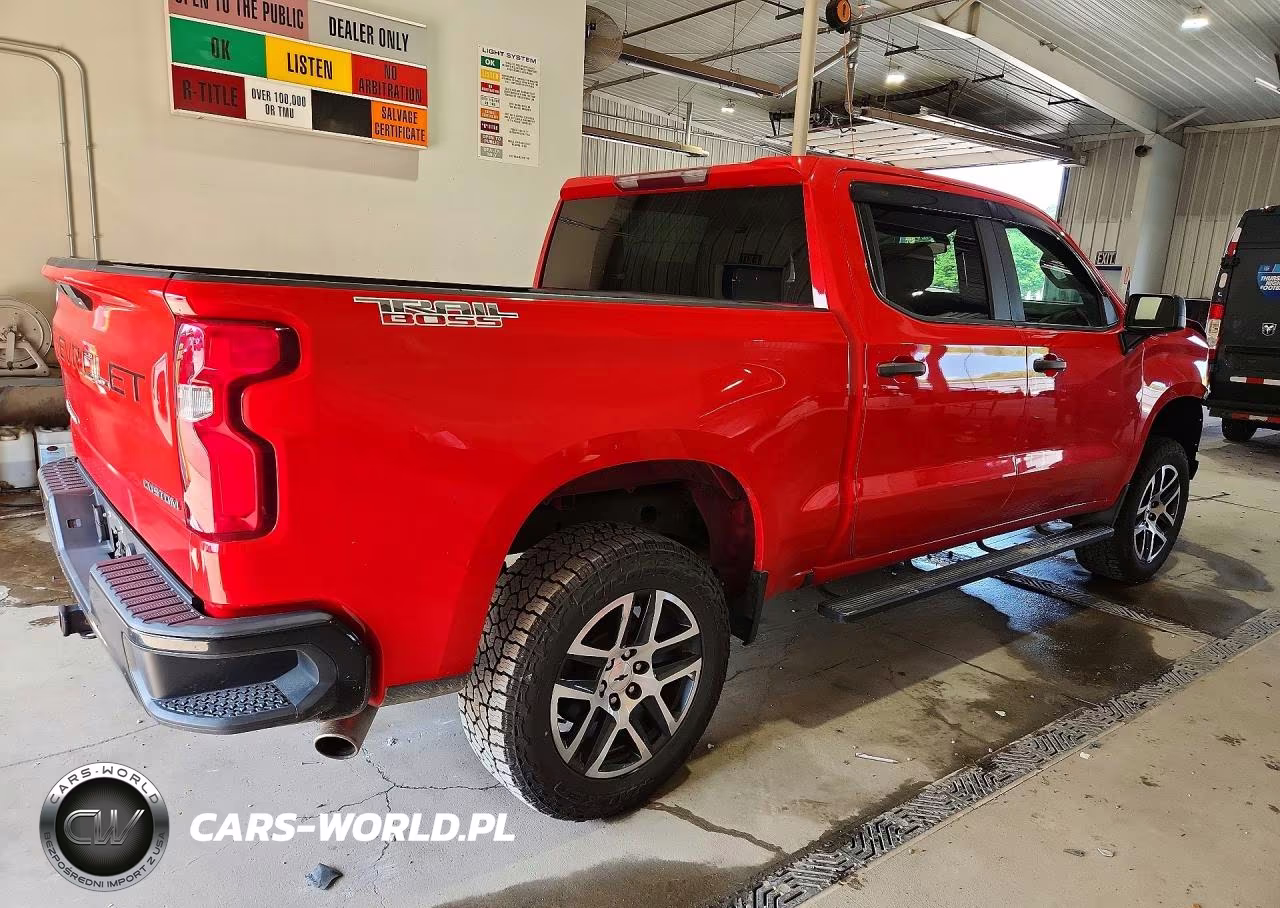 2019 Chevrolet Silverado K1500 Trail Boss Custom VIN:3GCPYCEH6KG127826 - 3