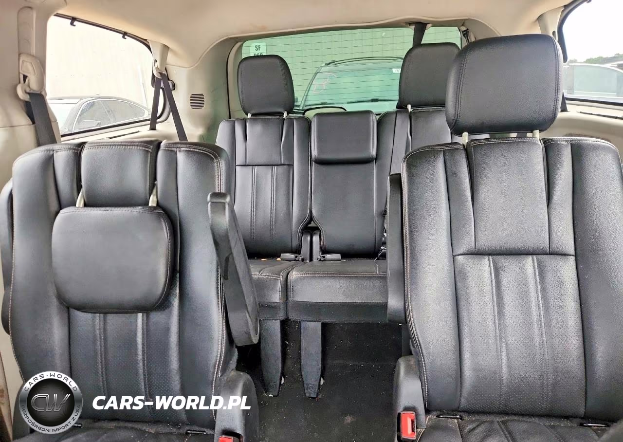 2016 Chrysler Town & Country Touring L VIN:2C4RC1CGXGR304319 - 10