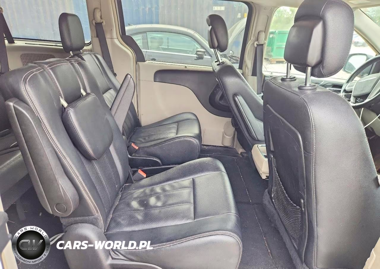 2016 Chrysler Town & Country Touring L VIN:2C4RC1CGXGR304319 - 11