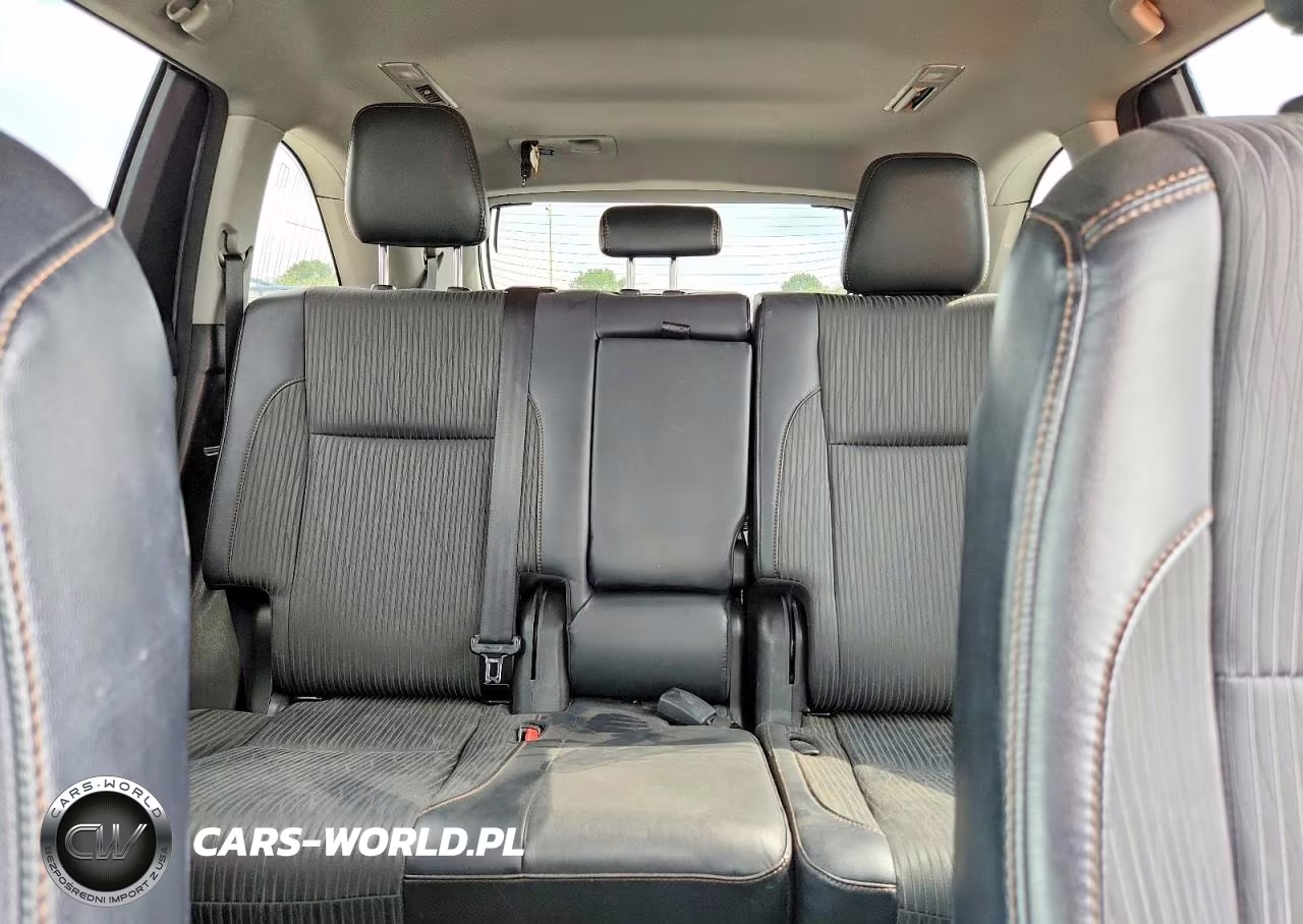 2018 Toyota Highlander Le Plus VIN:5TDBZRFH5JS812280 - 10