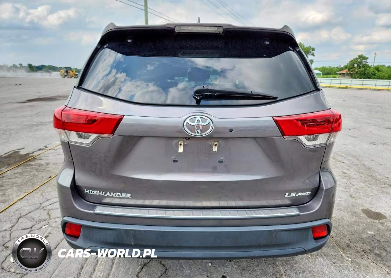 2018 Toyota Highlander Le Plus VIN:5TDBZRFH5JS812280 - 6