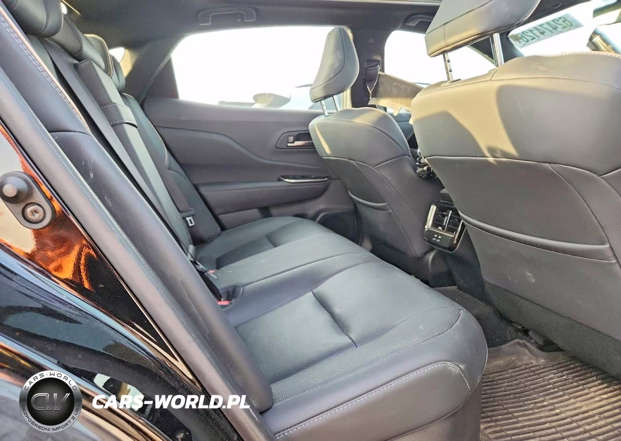 2024 Toyota Crown Platinum VIN:JTDAFAAF2R3008981 - 10