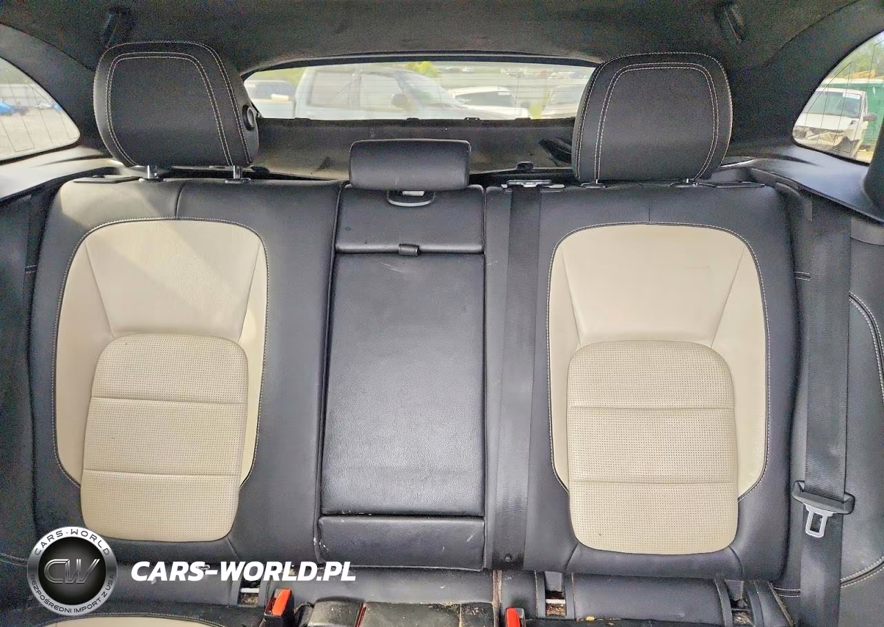 2018 Jaguar F-Pace R - Sport VIN:SADCL2FXXJA321452 - 10