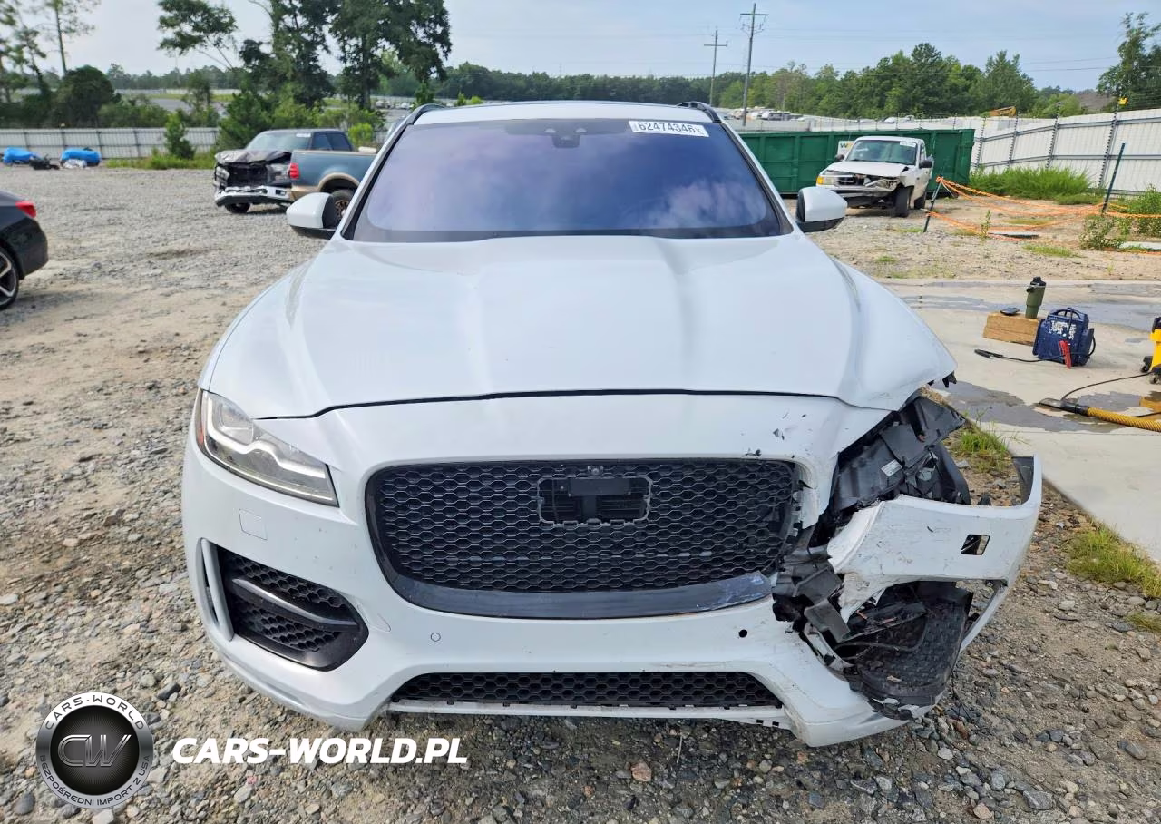 2018 Jaguar F-Pace R - Sport VIN:SADCL2FXXJA321452 - 5