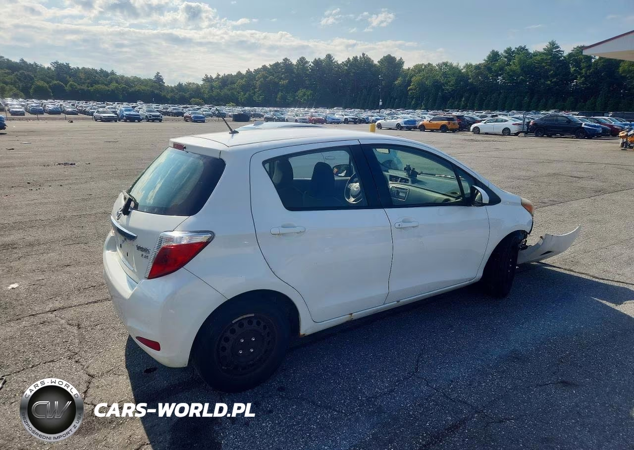 2014 Toyota Yaris 5-Door Le VIN:JTDKTUD34ED588366 - 3