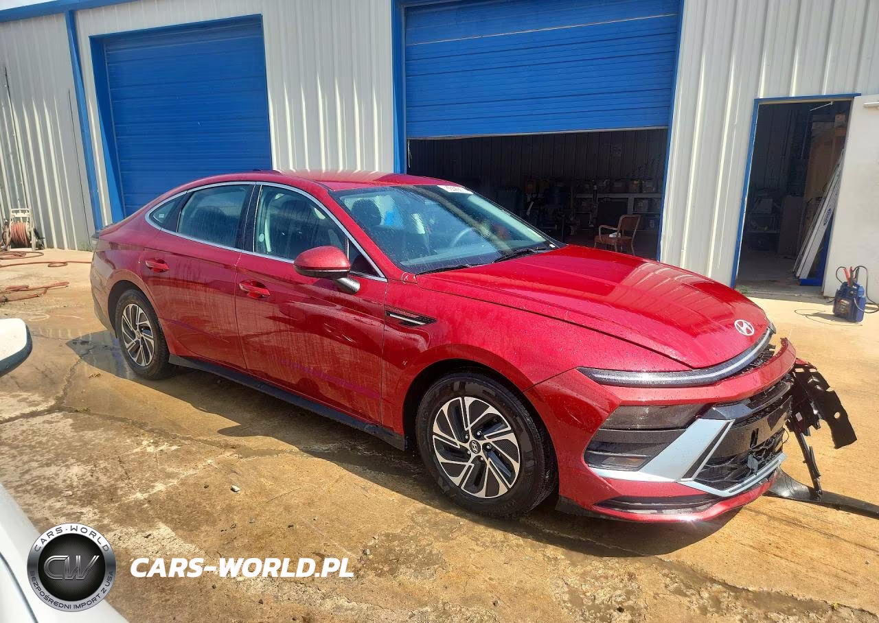 2026 Hyundai Sonata Hybrid Blue VIN:KMHL24JJXTA143196 - 4