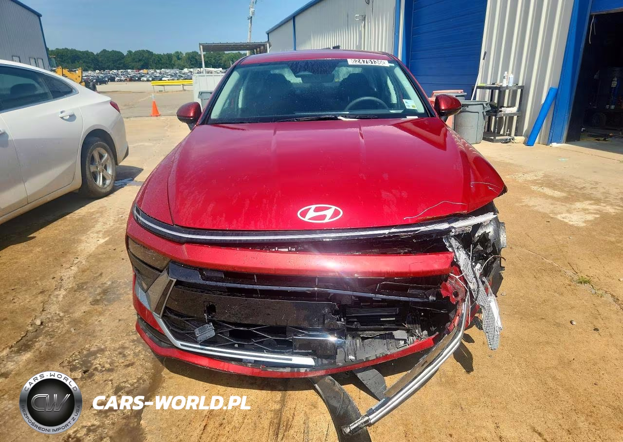 2026 Hyundai Sonata Hybrid Blue VIN:KMHL24JJXTA143196 - 5