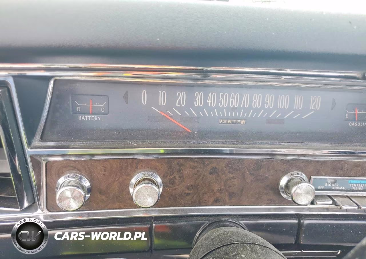 1967 Pontiac Grand Prix VIN:266677P244605 - 9