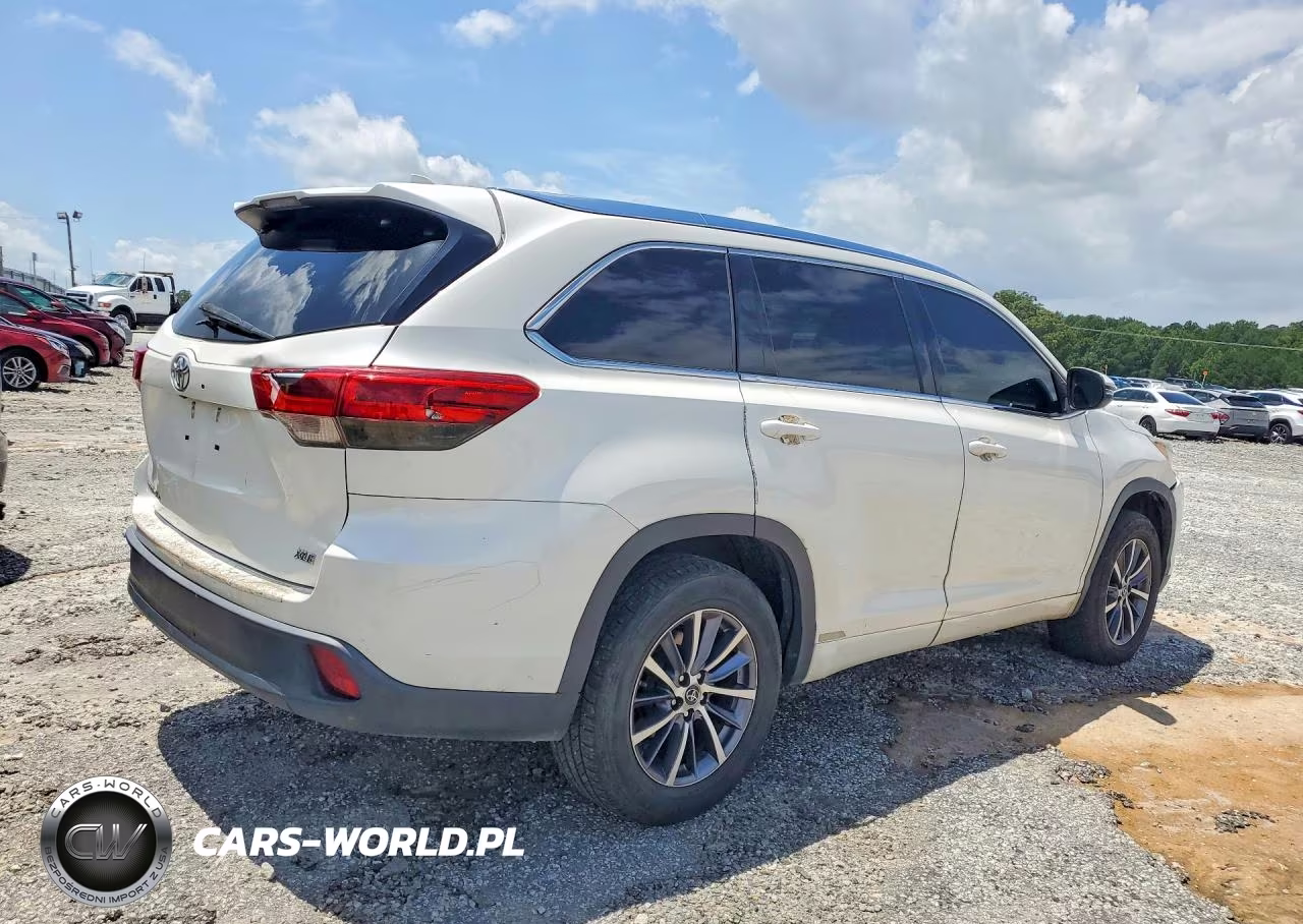 2017 Toyota Highlander Xle VIN:5TDKZRFH1HS519857 - 3