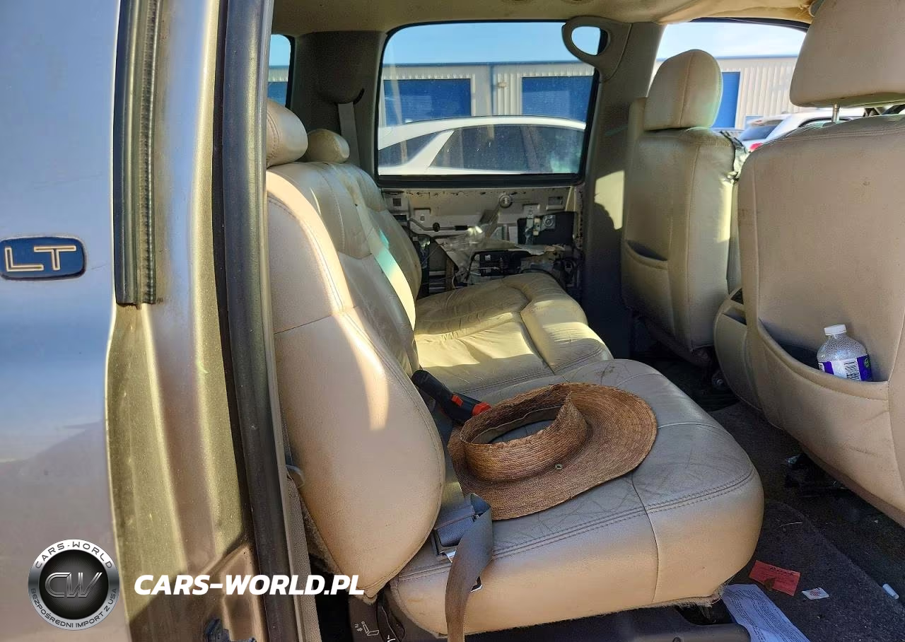 2002 Chevrolet Suburban K1500 VIN:1GNFK16Z02J100104 - 11