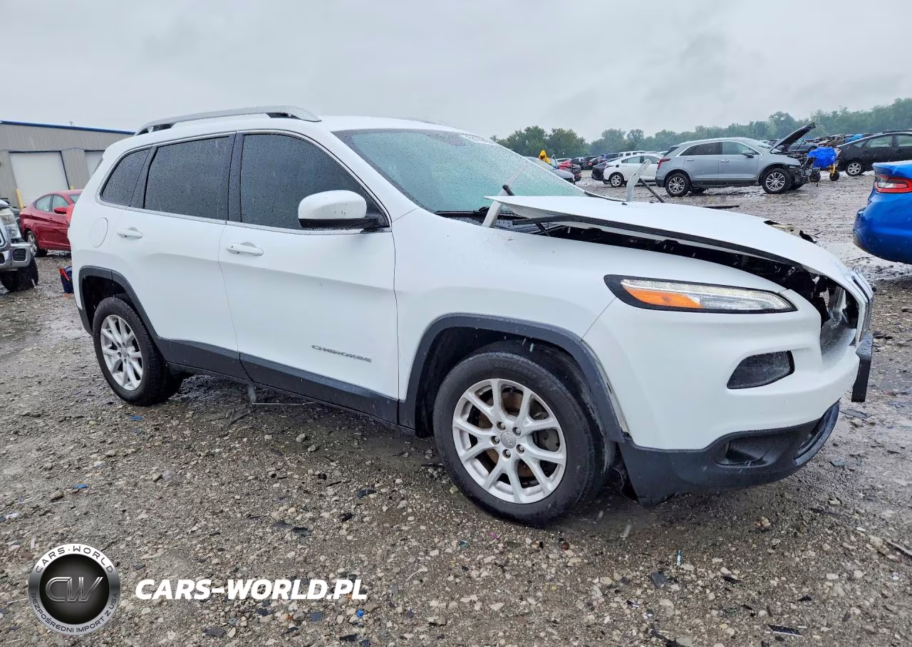 2018 Jeep Cherokee Latitude Plus VIN:1C4PJLLXXJD580700 - 4