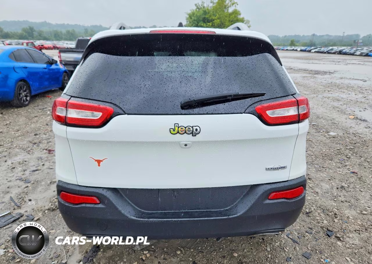 2018 Jeep Cherokee Latitude Plus VIN:1C4PJLLXXJD580700 - 6