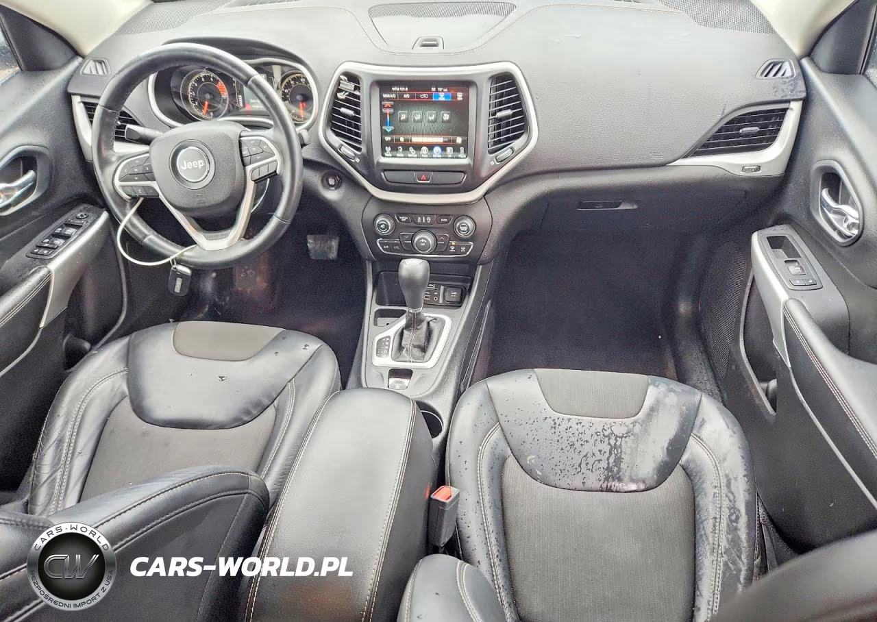 2018 Jeep Cherokee Latitude Plus VIN:1C4PJLLXXJD580700 - 8