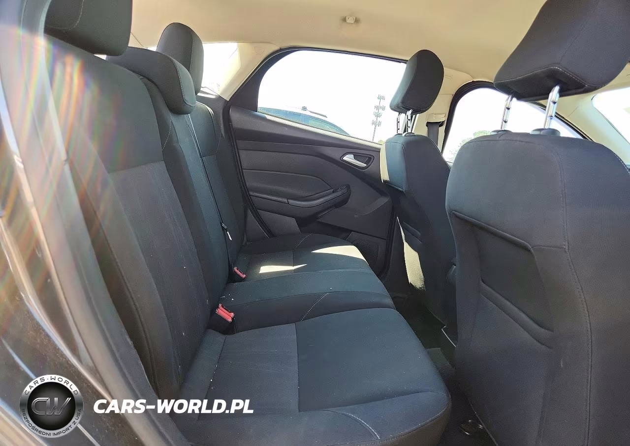 2015 Ford Focus Se VIN:1FADP3K21FL251927 - 10