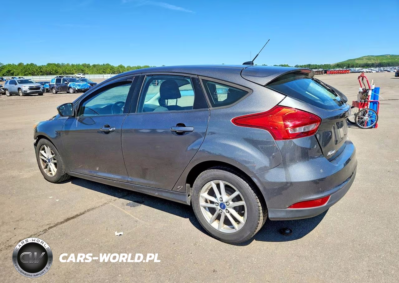 2015 Ford Focus Se VIN:1FADP3K21FL251927 - 2