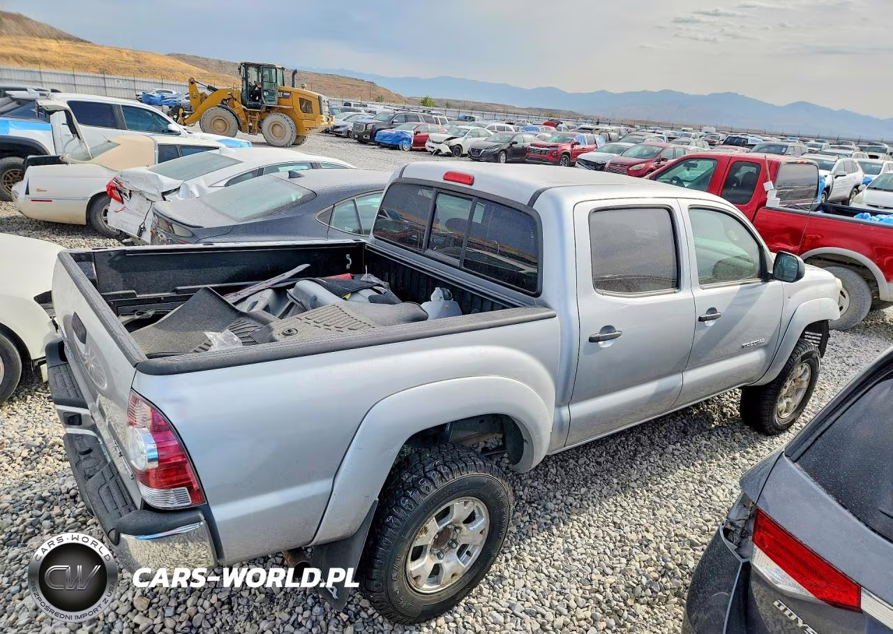 2013 Toyota Tacoma V6 VIN:3TMLU4EN3DM129141 - 3