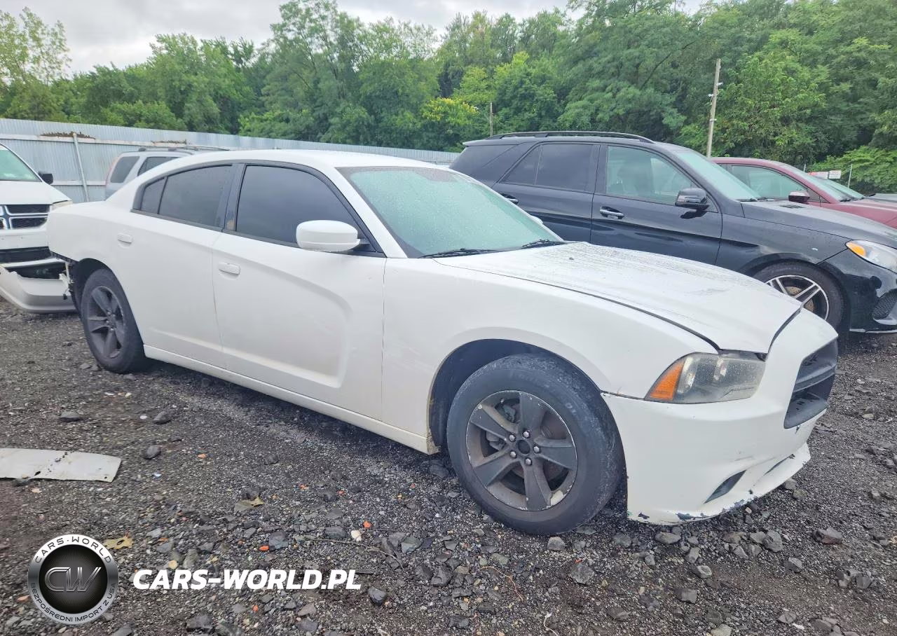 2011 Dodge Charger VIN:2B3CL3CG5BH608093 - 4