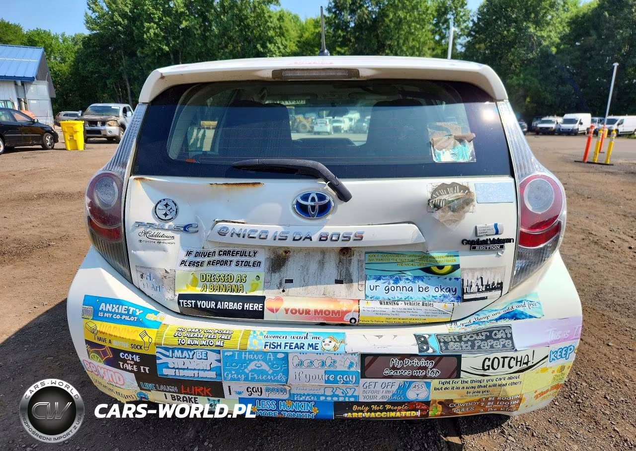 2013 Toyota Prius C One VIN:JTDKDTB35D1045733 - 6