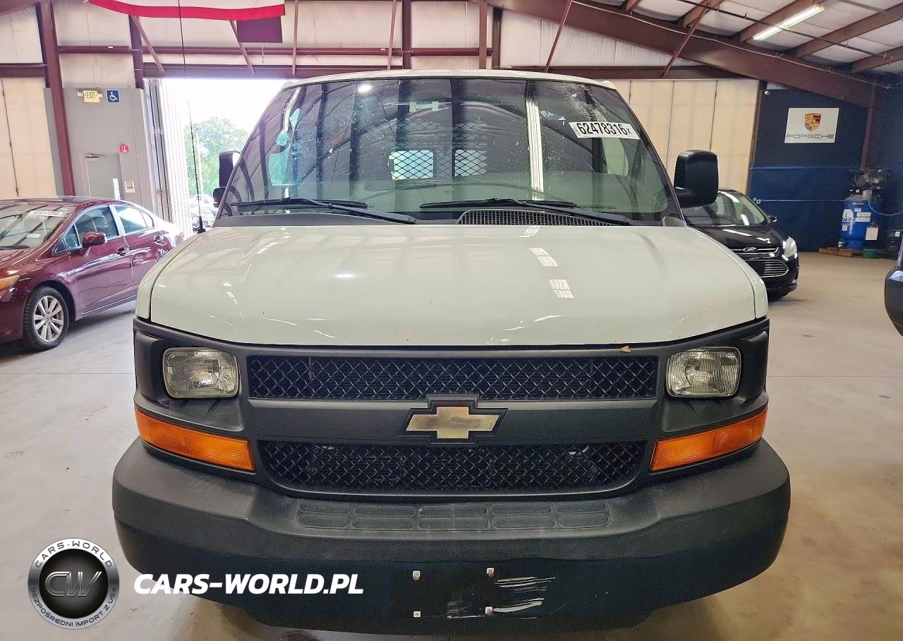2015 Chevrolet Express G2500 VIN:1GCWGFCB0F1260519 - 5